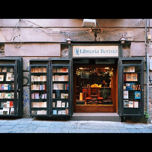 Meet your Posher, Jenny - Picture 2 of 2